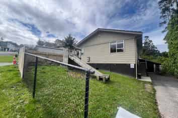 18 Kemp Road, Massey