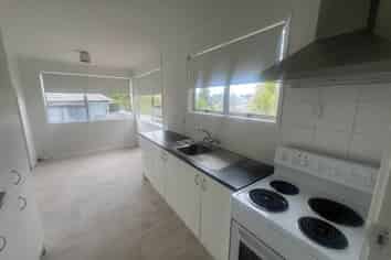 18 Kemp Road, Massey