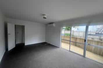 18 Kemp Road, Massey