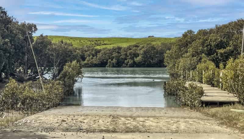 3637. Kaipara Coast Highway, Glorit
