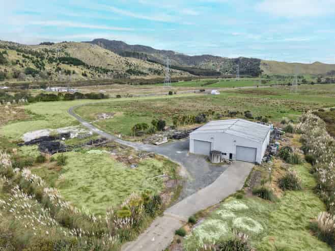 3637. Kaipara Coast Highway, Glorit