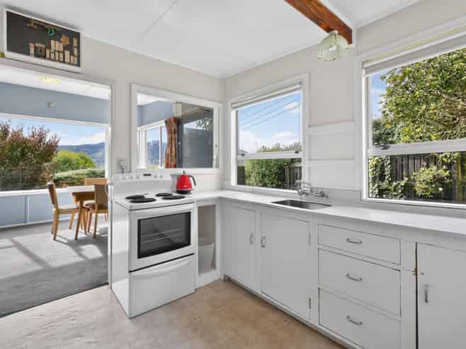 14 Hunters Road, Diamond Harbour