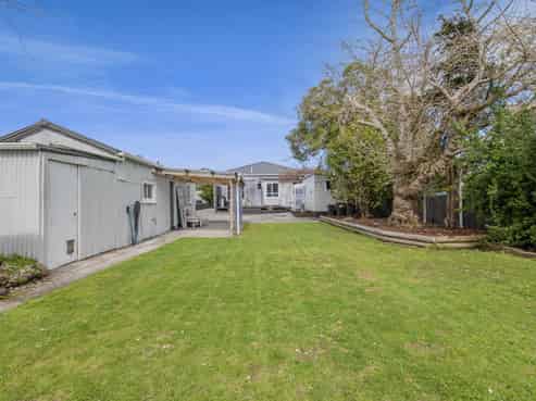 36 Cloten Road, Stratford