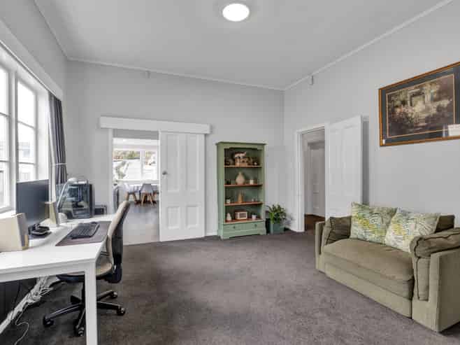 36 Cloten Road, Stratford