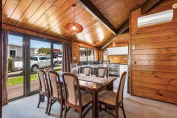 23 Cliff Street, Raglan