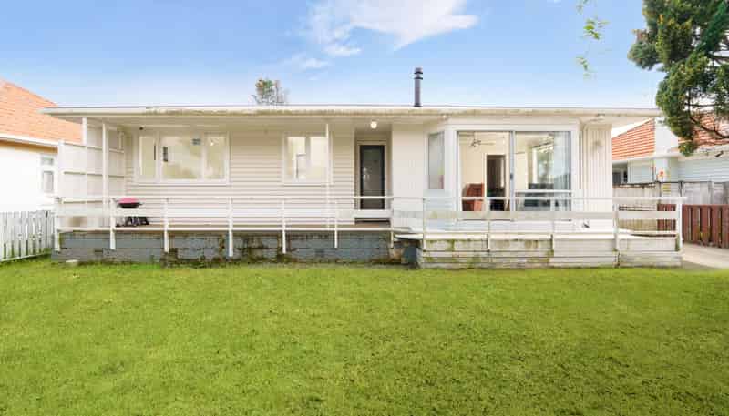 10 Oxford Road, Manurewa