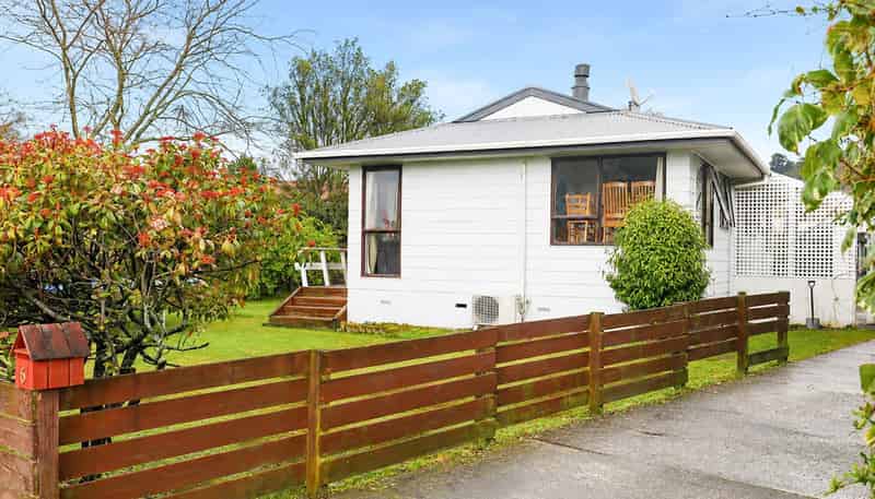 6 Luke Place, Fairy Springs