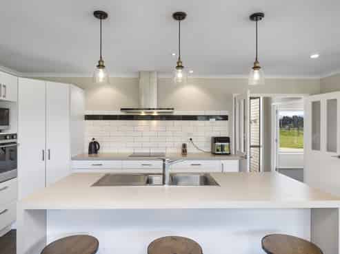 250 Hughes Line, West Taratahi