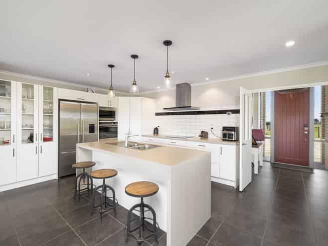 250 Hughes Line, West Taratahi