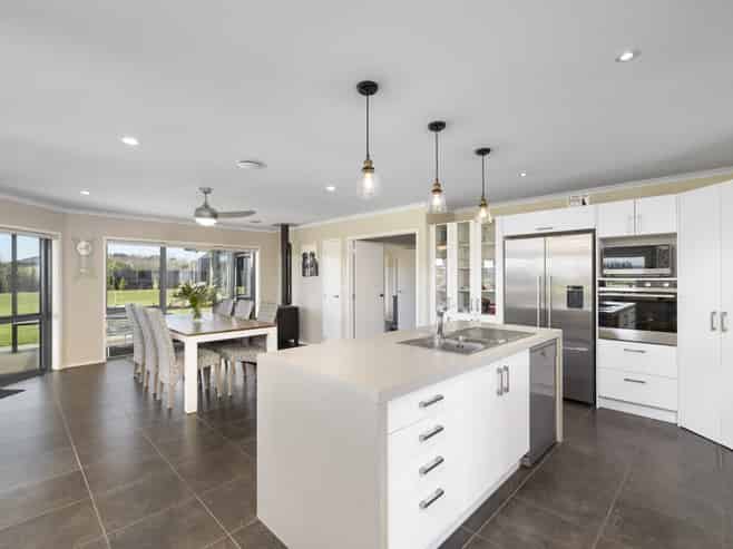 250 Hughes Line, West Taratahi