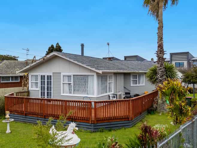 25 Ashley Avenue, Mangere East