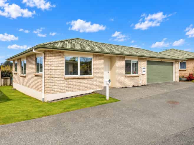 16/8 Village Place, Tuakau
