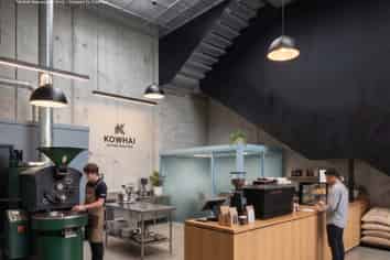 High-Stud Workshop + 2 Bedroom Apartment Above