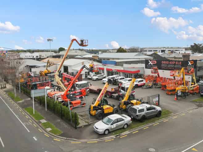 Warehouse, Office & Yard – Ready for Business