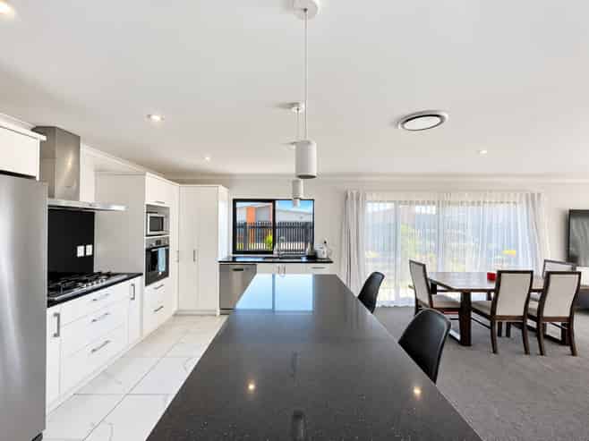 38 Guillaume Street, Chartwell