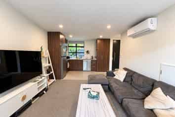 8/91  Springfield Road, Saint Albans
