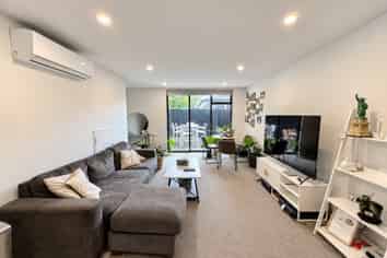8/91  Springfield Road, Saint Albans