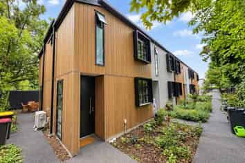 8/91  Springfield Road, Saint Albans
