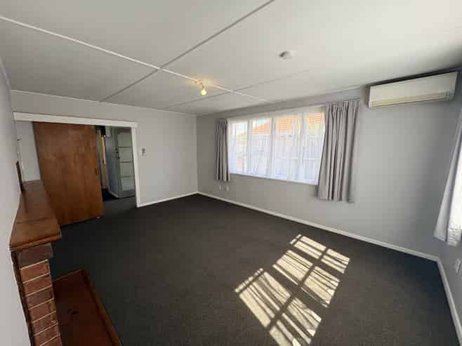 724 Ngaio Street, Mahora