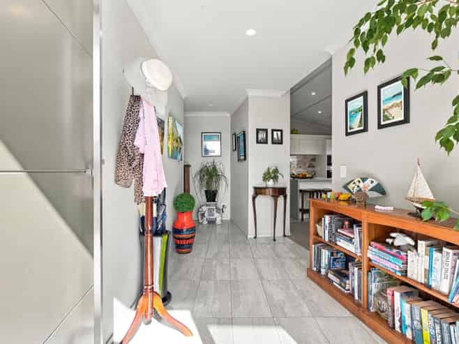 15 Noumea Drive, Rangatira Park