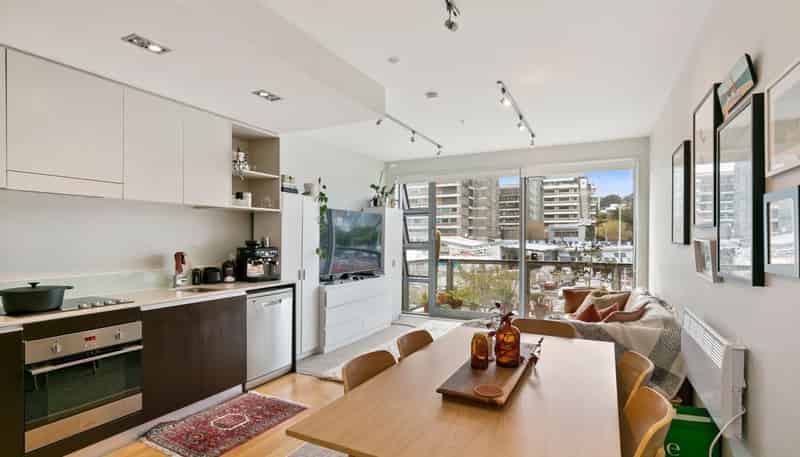 210/80 Riddiford Street , Newtown