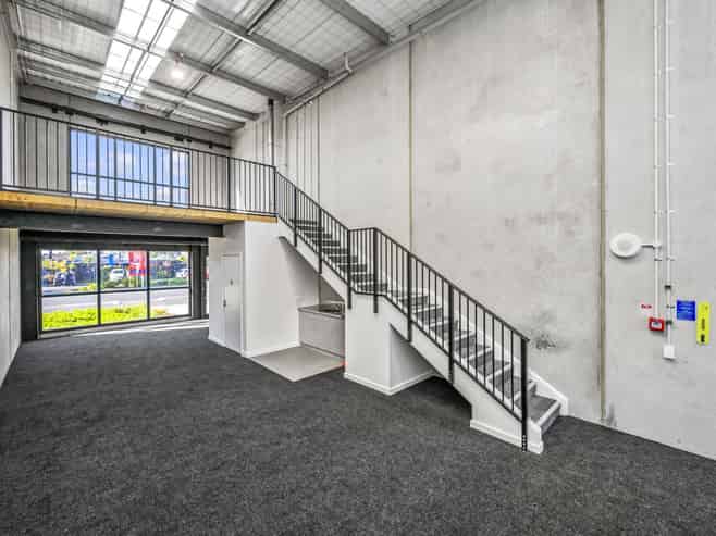 Vendor's loss - Your gain! Hobsonville unit
