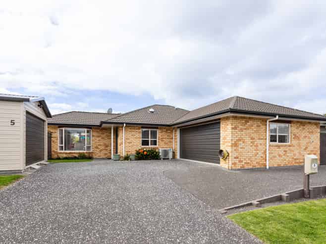 5 Cobham Lane, Whitianga