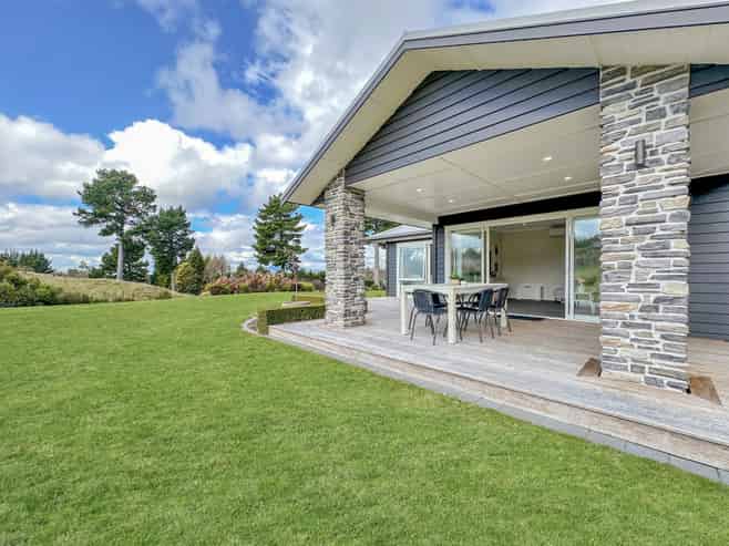 7 Lochinvar Lane, Acacia Bay