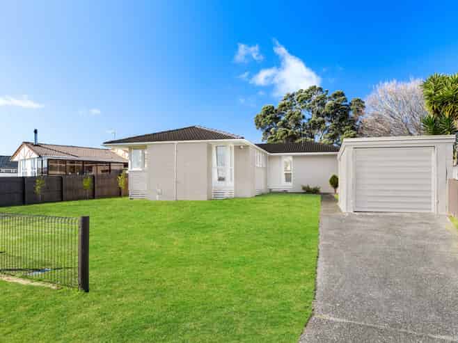 27 Hamilton Drive, Waiuku