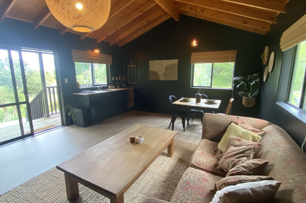 1 Bedroom Rustic Cabin #2 4