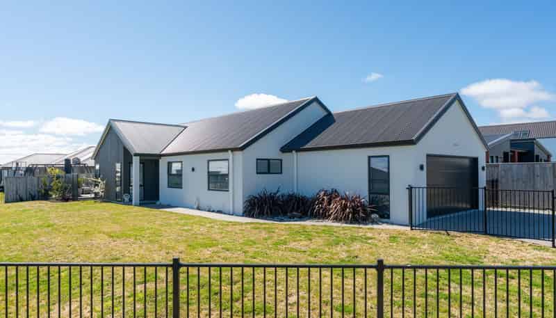 1 Makomako Crescent, Wharewaka