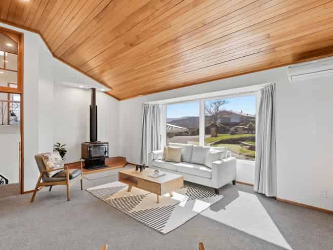 244 Larnach Road, Waverley