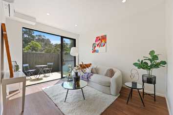 4/36 Woodside Road, Massey