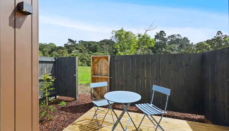 4/36 Woodside Road, Massey