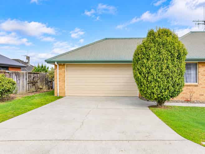 10 Blue Cedar Lane, Enderley