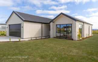 21 Wharariki Rise, Wharewaka