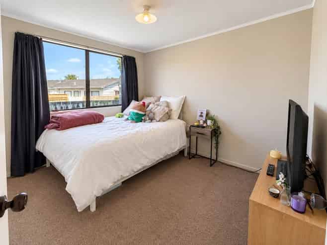 16A College Place, Poike