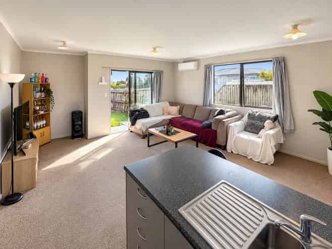 16A College Place, Poike