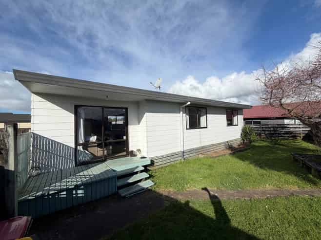 16A College Place, Poike
