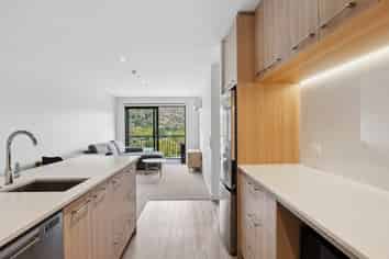 703/10 Copper Beech Avenue, Frankton