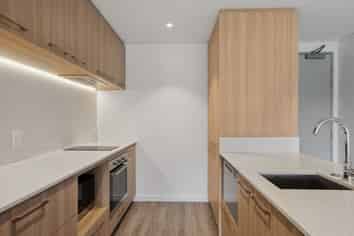 703/10 Copper Beech Avenue, Frankton