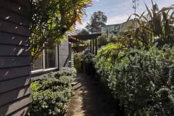 19 Leburn Crescent, Flat Bush