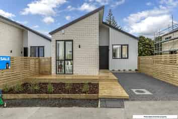8 Kotiu Place, Massey