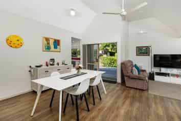 1/34 Waipuia Place, Greenhithe