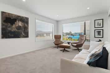 33 Marine Corps Drive, Solway