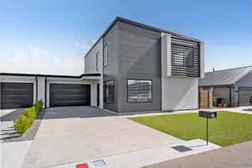 33 Marine Corps Drive, Solway