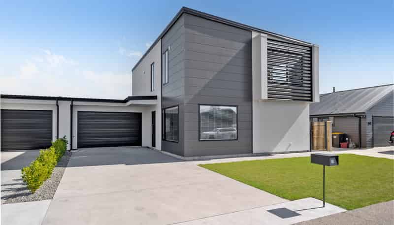 33 Marine Corps Drive, Solway