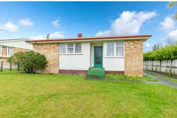 84 Pine Avenue, Melville