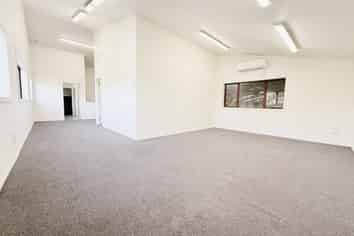 Airport Freight Forwarding Office  | 106 m2