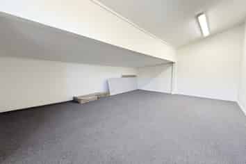 Airport Freight Forwarding Office  | 106 m2